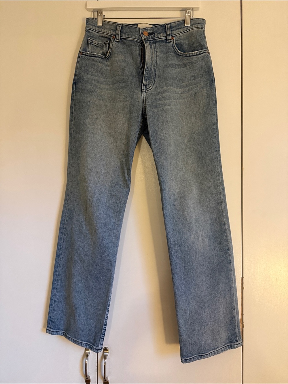 Doen Straight Leg Jeans in Light Blue Wash